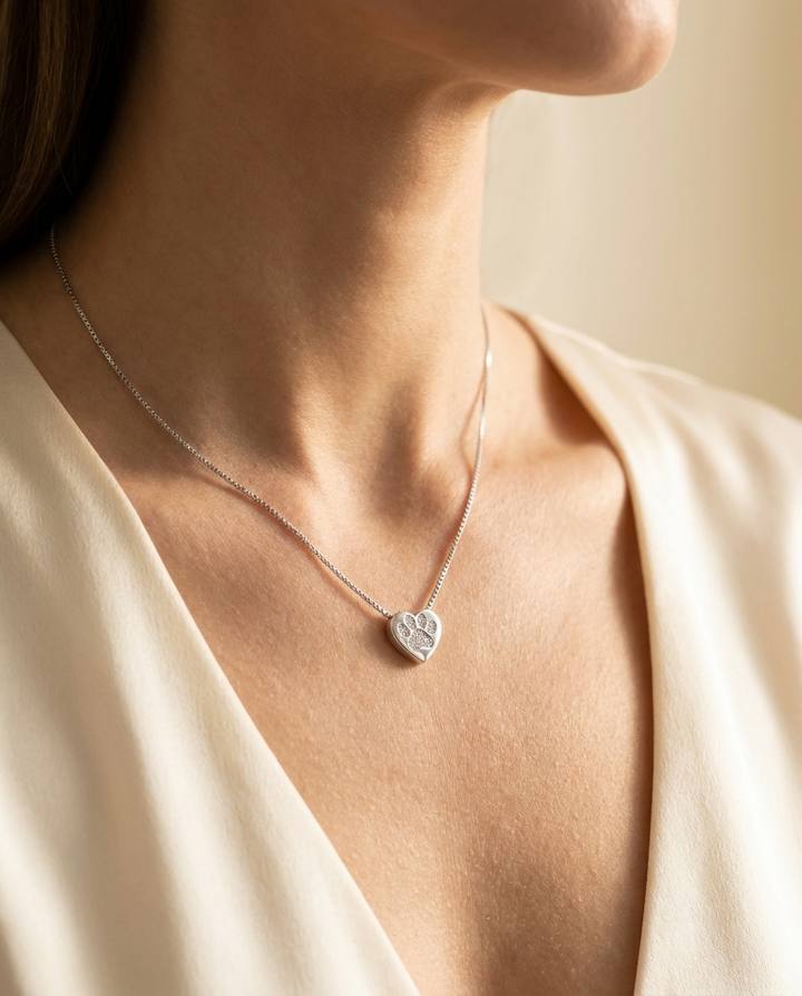 Collar Corazón Huella
